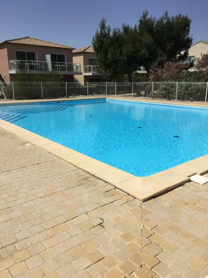 Appartement Dans Les Jardins De Phoebus Груисан Екстериор снимка