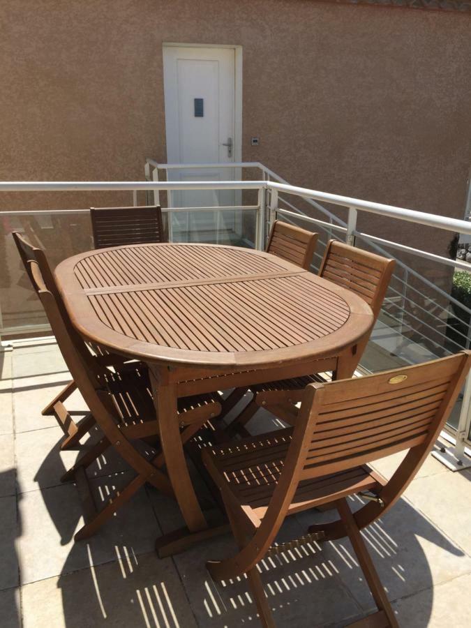 Appartement Dans Les Jardins De Phoebus Груисан Екстериор снимка