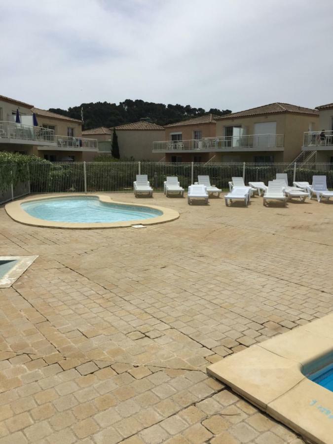 Appartement Dans Les Jardins De Phoebus Груисан Екстериор снимка